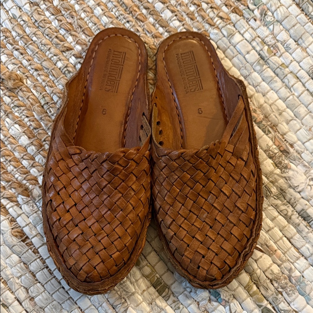 Womans Mohinders slides